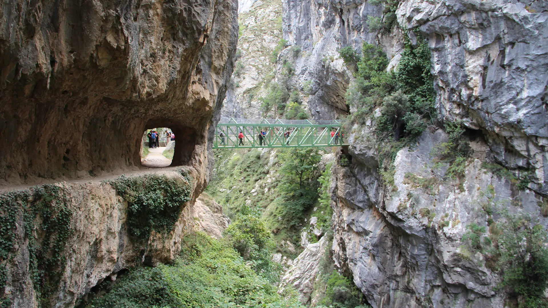 Turismo activo Ruta del Cares en Picos de Europa